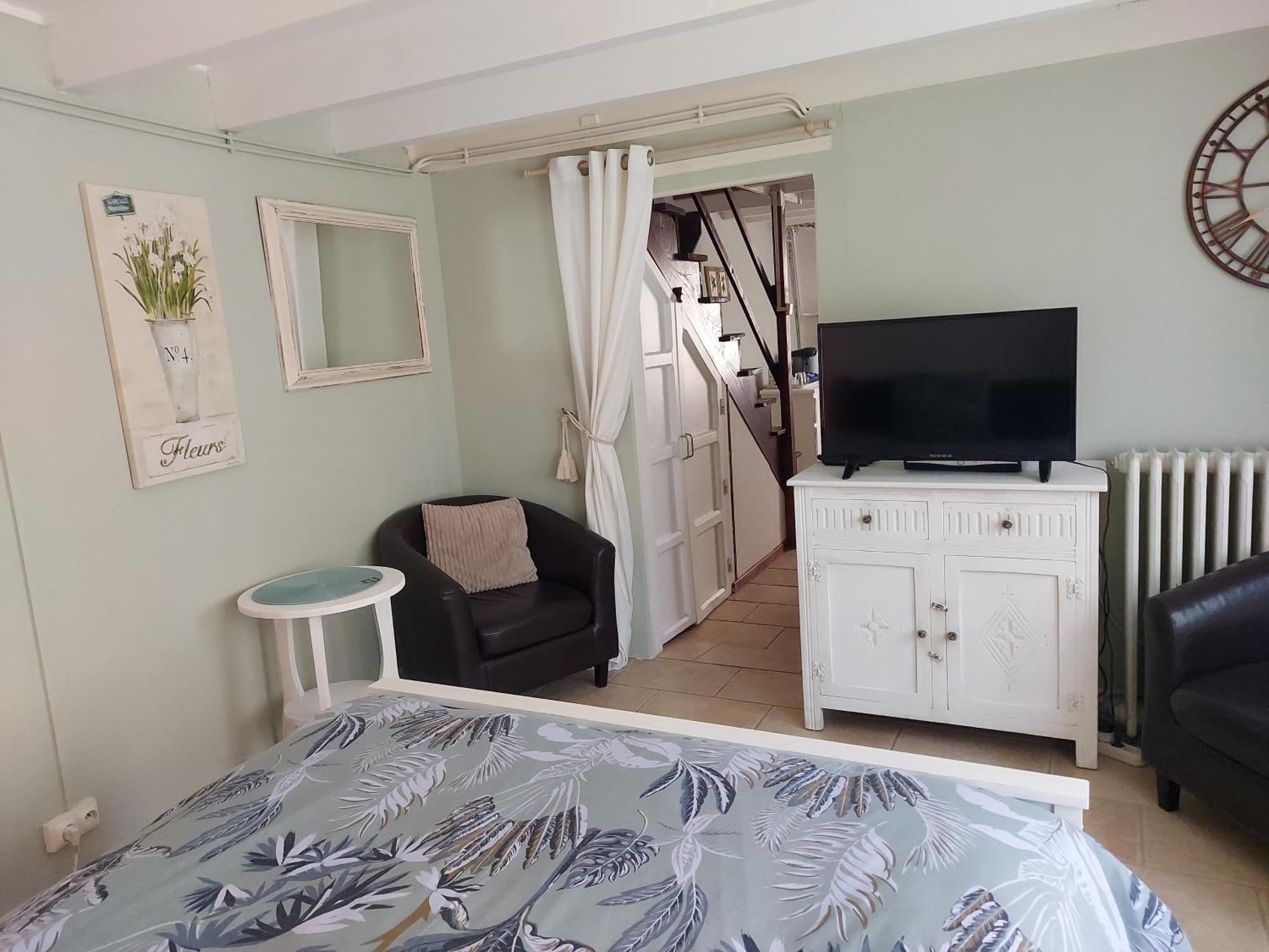 Charming Two Bedroom Gite With Beautiful Gardens Confolens Exterior foto