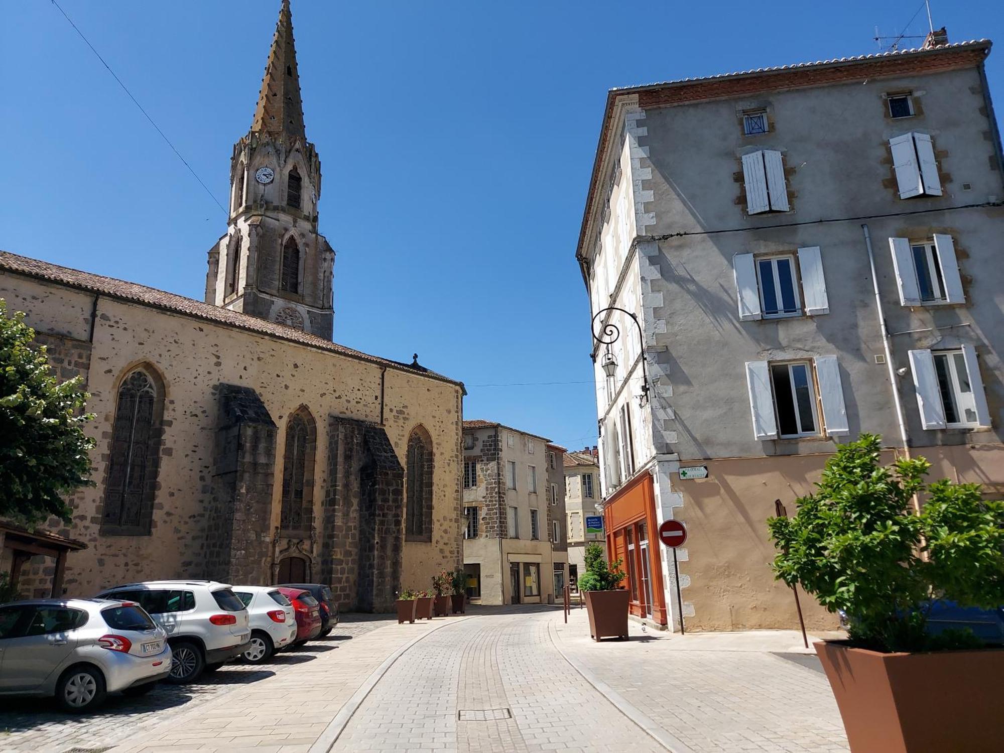Charming Two Bedroom Gite With Beautiful Gardens Confolens Exterior foto