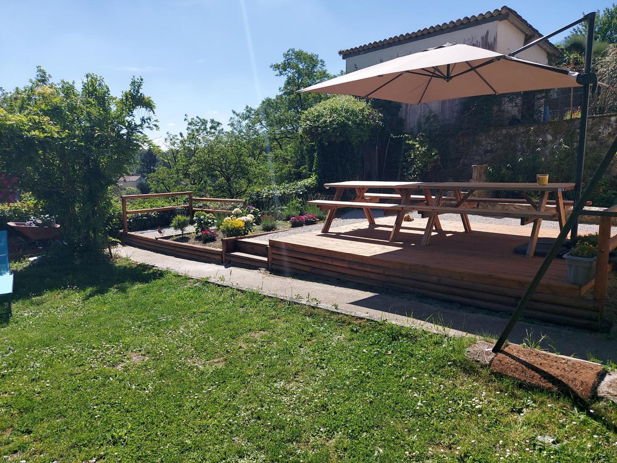Charming Two Bedroom Gite With Beautiful Gardens Confolens Exterior foto